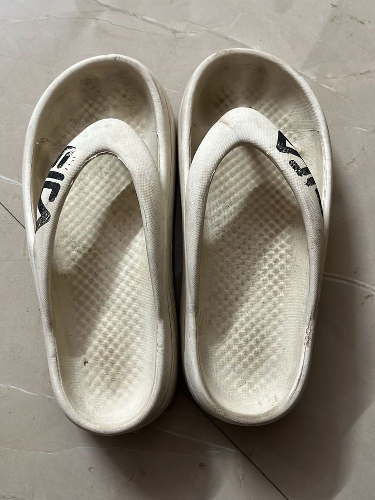 Fila White Flip Flops for 38 size and number 5