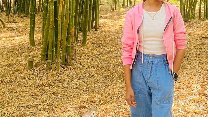 Pink Jacket White Top With Bag🕺🏻🕺🏻🎉