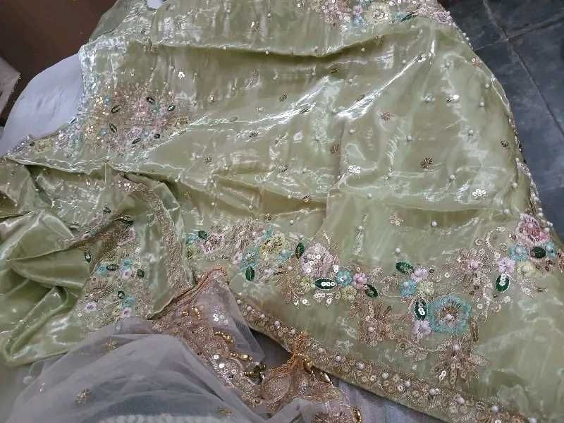 Heavy Emboridered Pakistani Style Kurta Set.