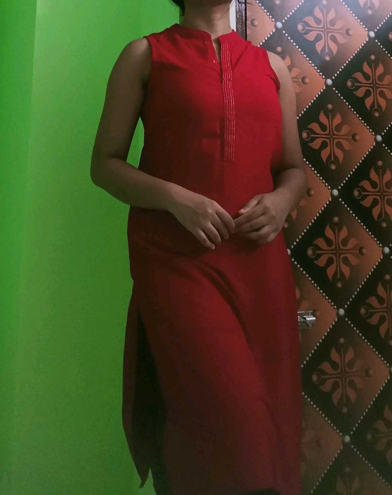 Red Sleeveless Kurti