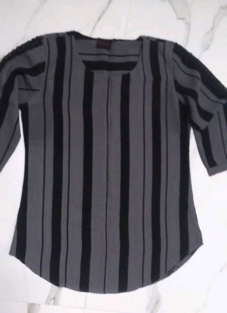 Embroidery Striped Gray Top