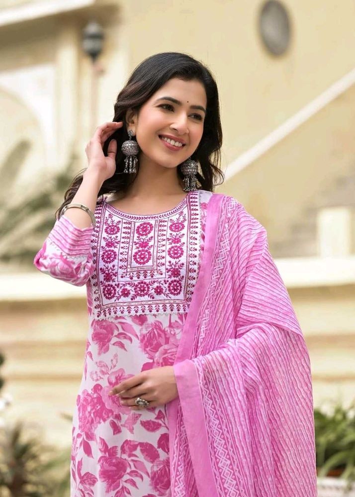 Elegant Pink Floral Kurta Set