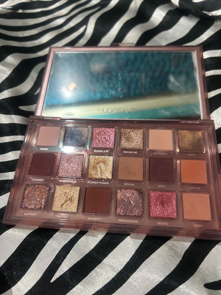 Huda Beauty, Naughty Eyeshadow palette