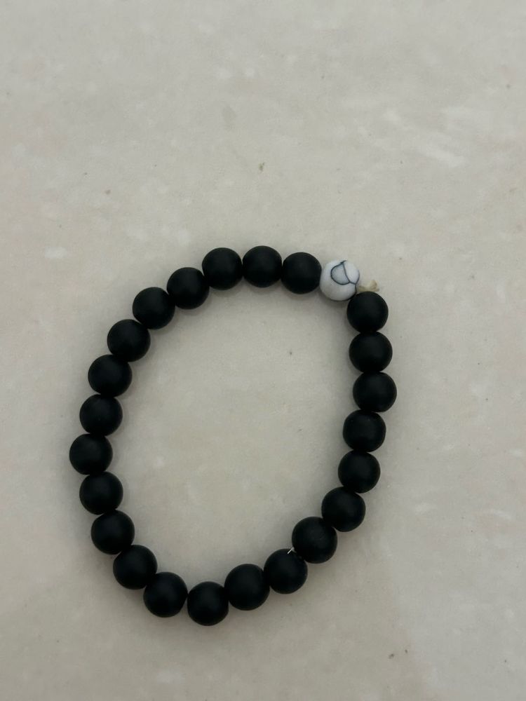Black beaded bracelet