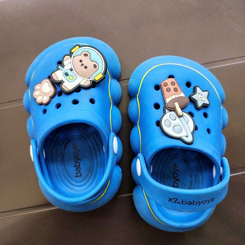 Cute Blue Clogs size EU 21