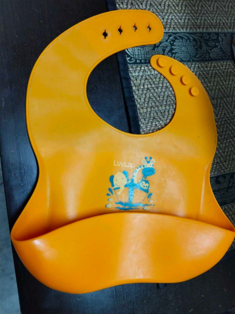 Baby Luvlap Bib(Plastic)