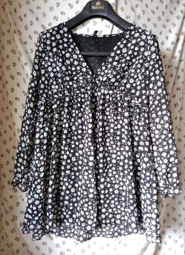 Floral Print V-Neck Blouse