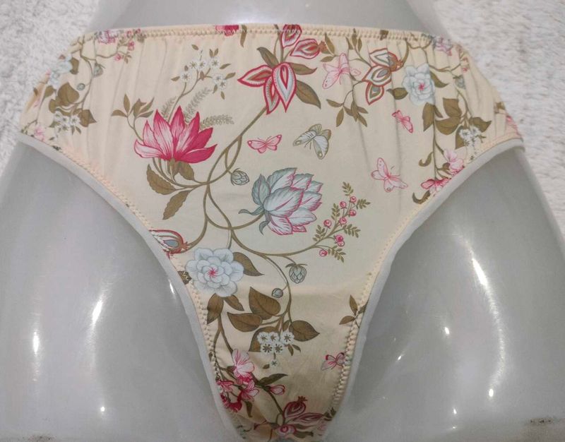 Floral Print Briefs 💚