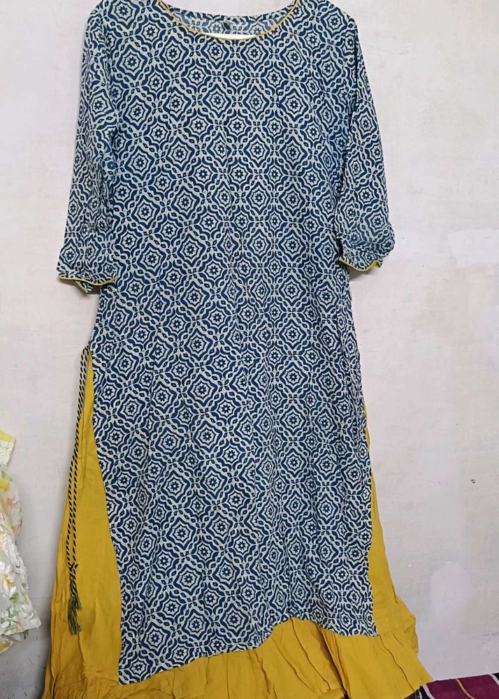 Stylish Blue &amp; Yellow Kurti