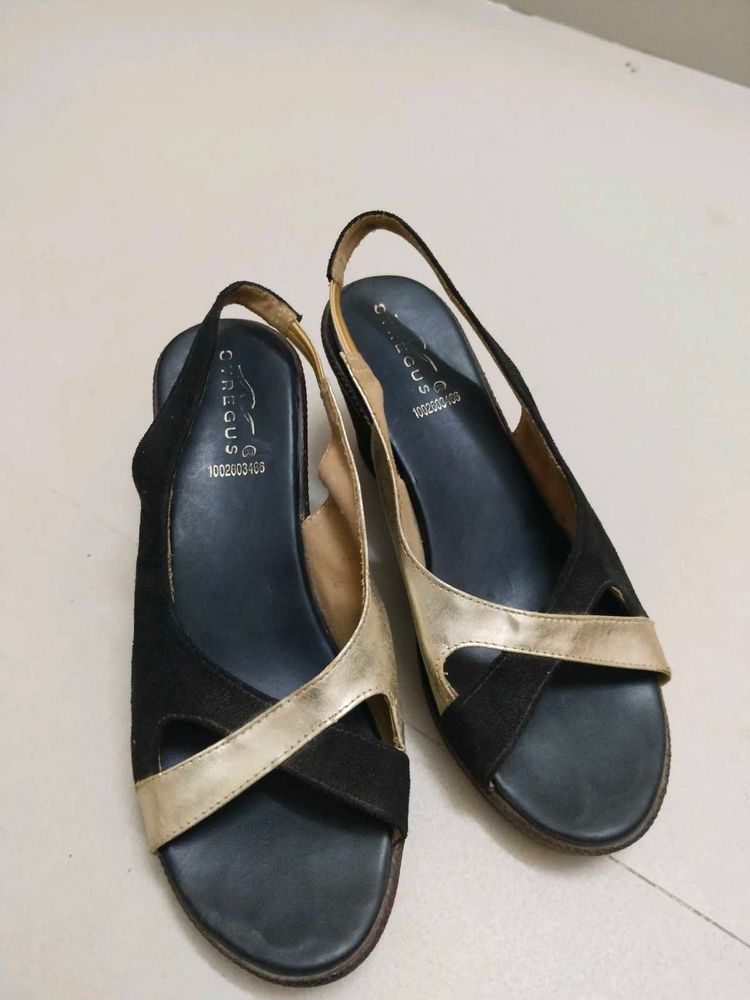 C.Regus Black &amp; Gold Slingback Heels