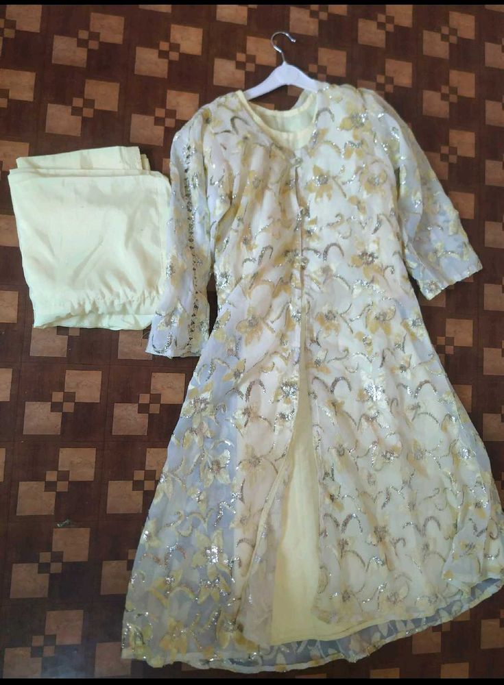 Beautiful Kurti With Long Shrug ✨