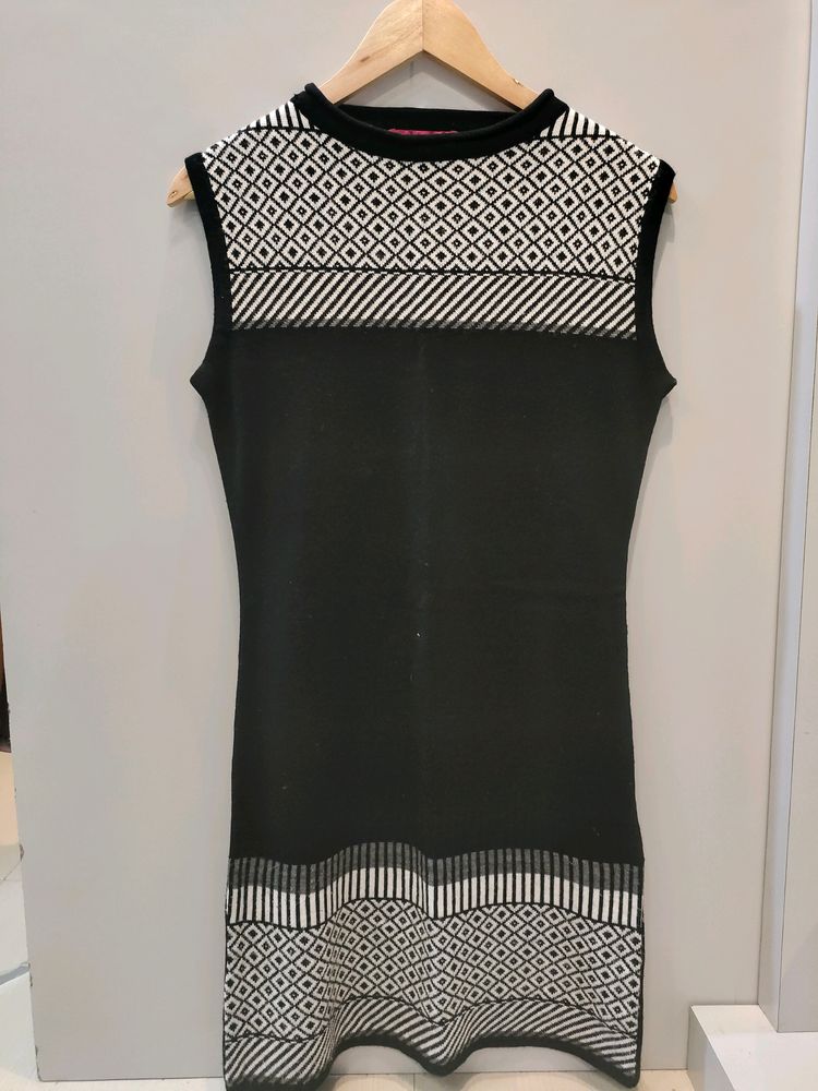 Globus Solid Dress