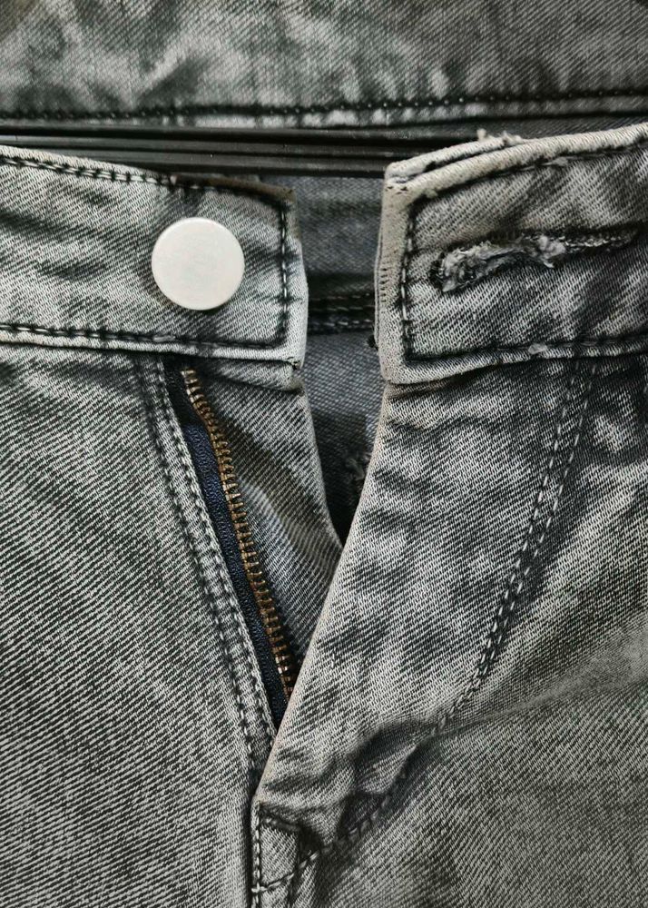 Grey jeans for Men (NEW WITHOUT TAG)