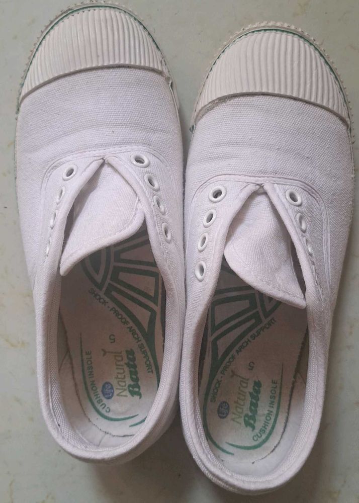 Bata School White Shor