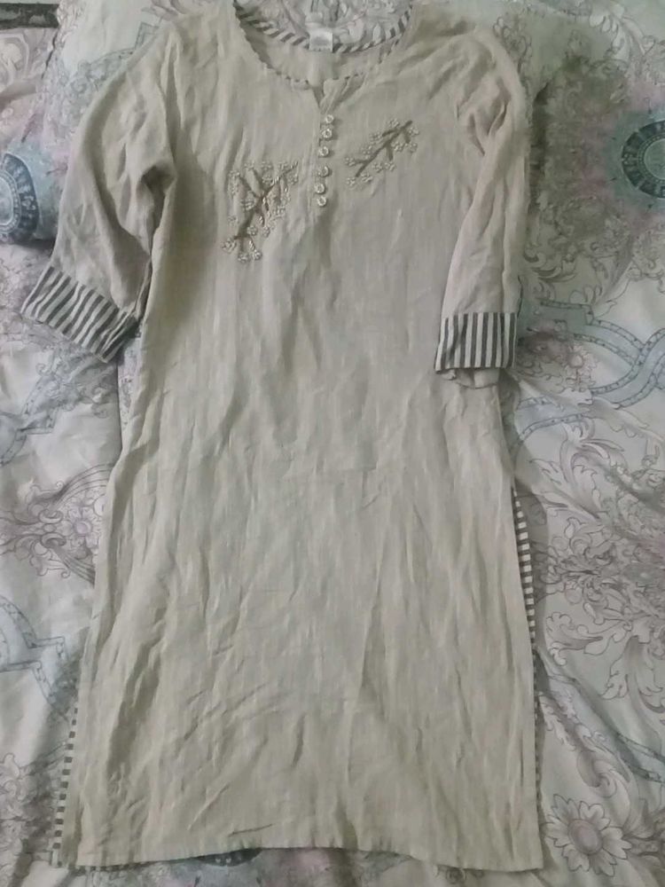 Elegant Embroidered Kurta