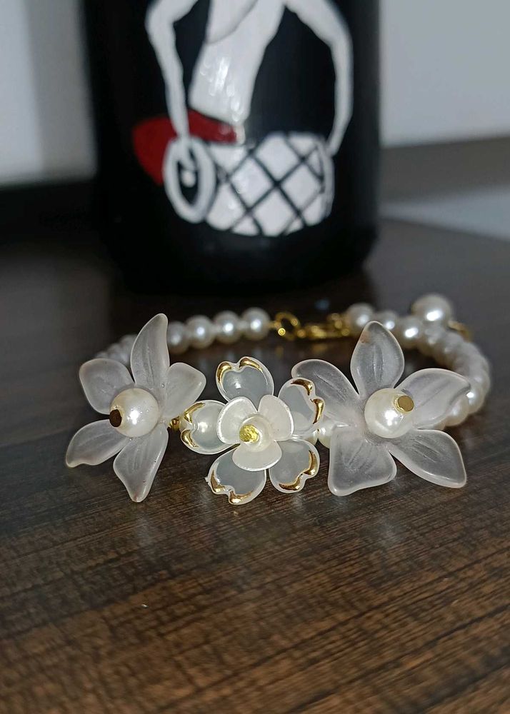 Floral Pearl Bracelet