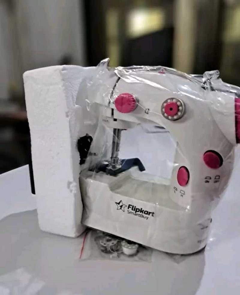 Mini Sewing Machine