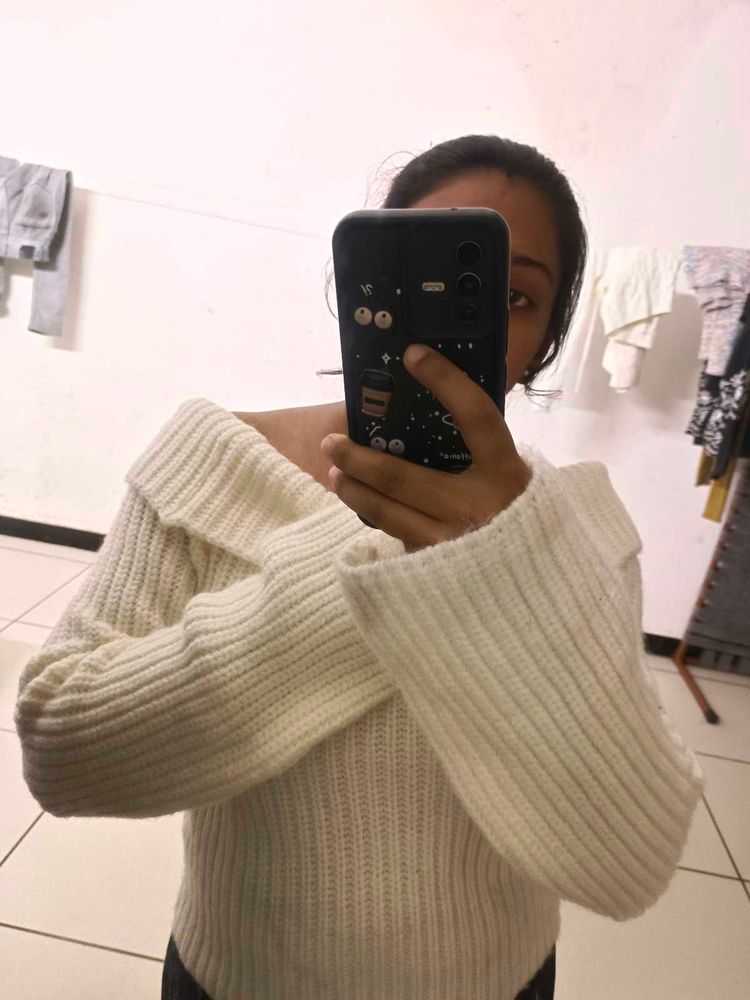 OFF SHOULDER WINTER TOP