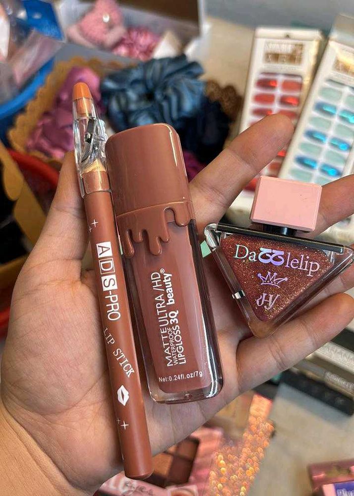 LIPLINER LIP GLOSS