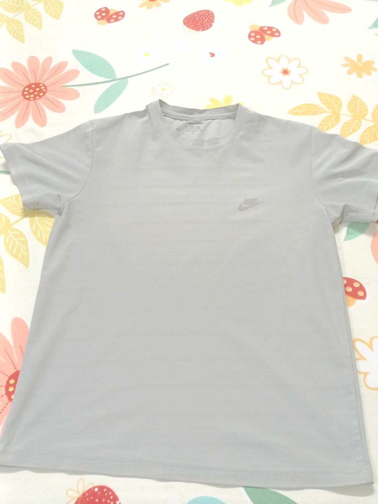 Nike T-Shirt