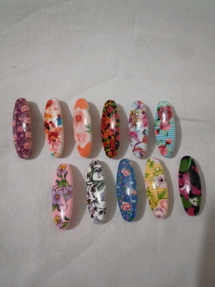 🌸 Floral Saree Pins