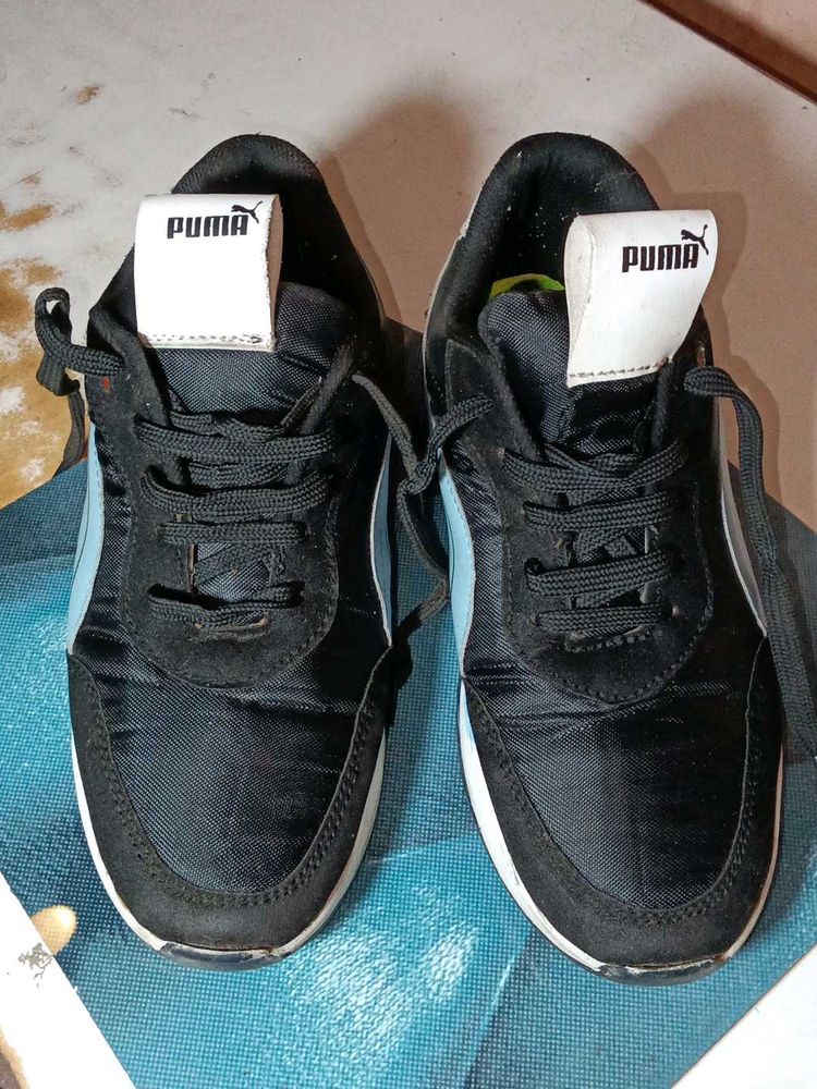 Puma Sneakers
