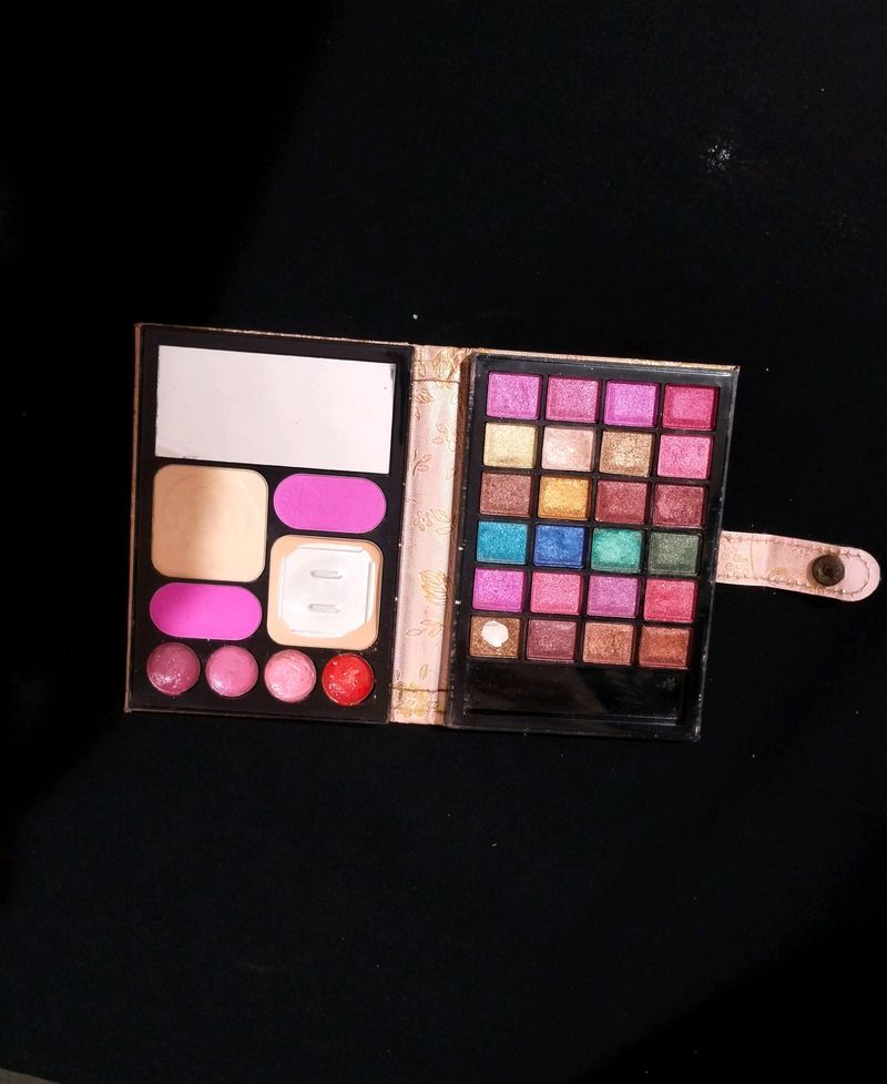 Unique Eyeshadow Palette