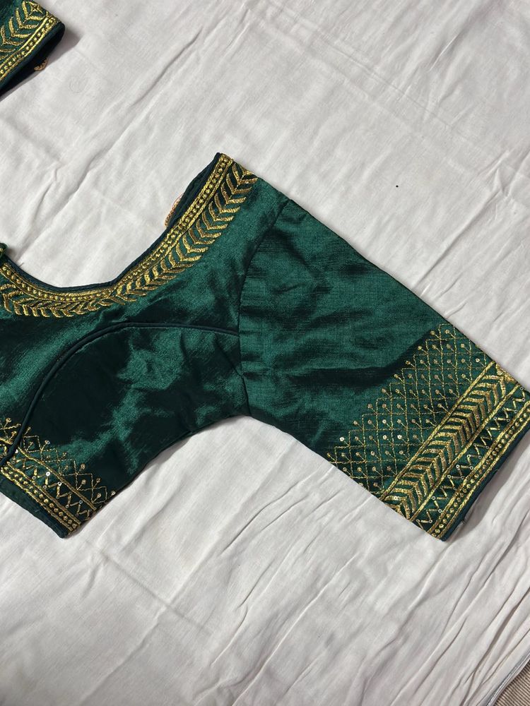 DARK GREEN EMBROIDERED BLOUSE