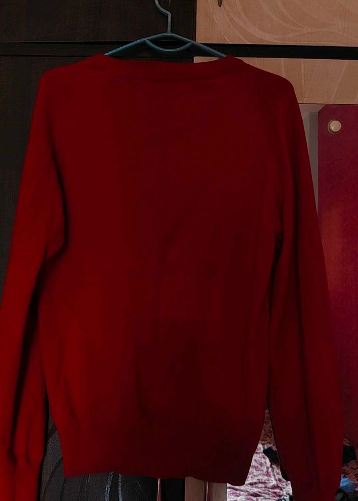 3 Sweatshirt only for Rs 400