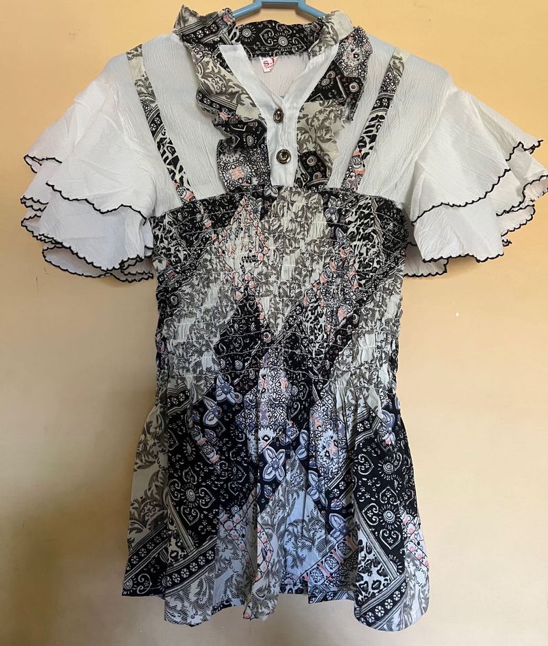 RUFFLE COQUETTE TOP