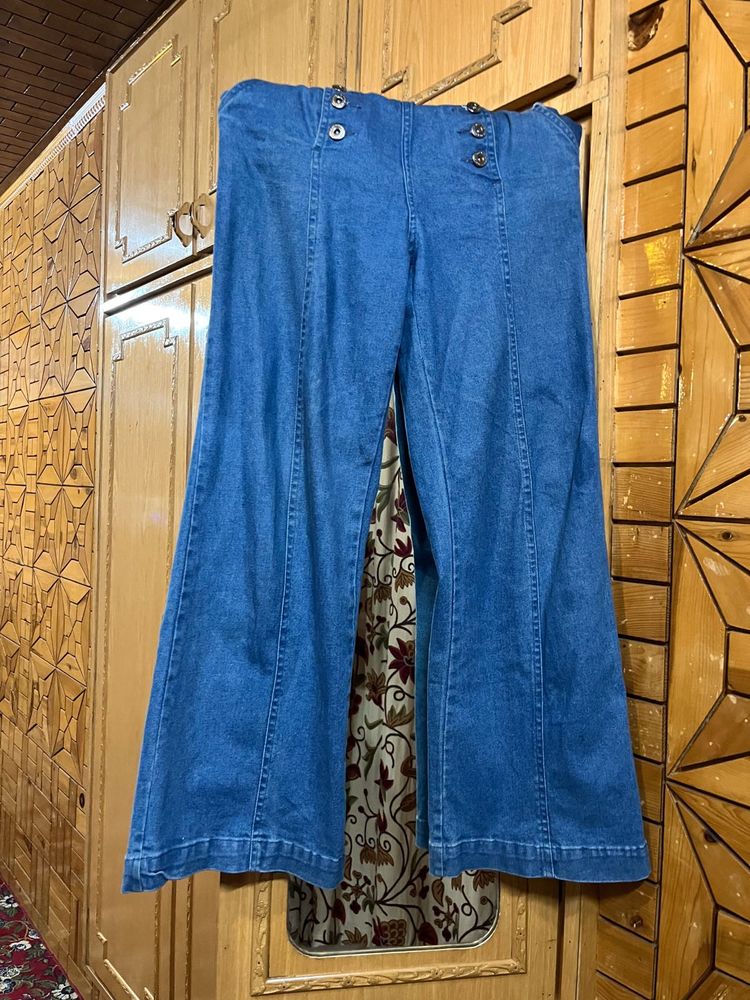 Flared Jeans