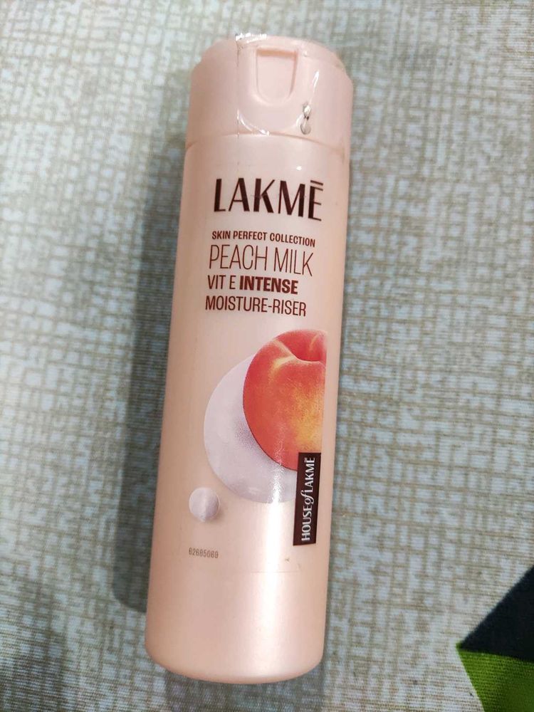 Lakme Peach Moisturizer