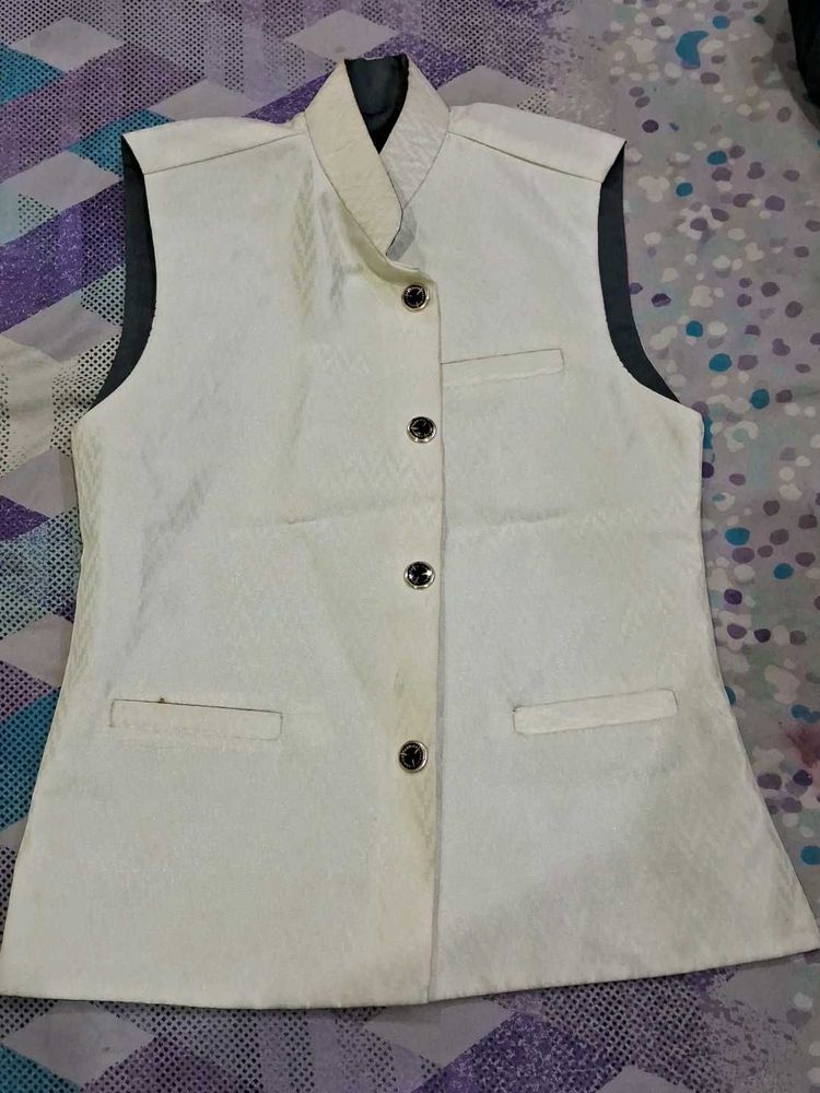 Elegant Sleeveless Ethnic Jacket