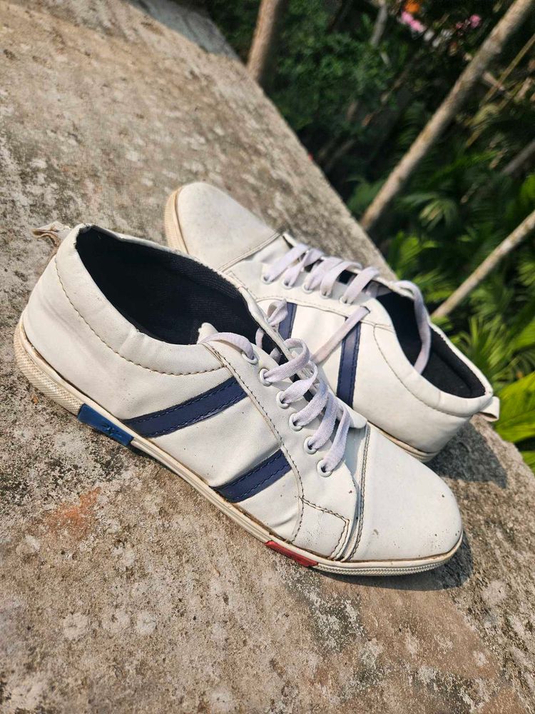 Amazon Stylish Casual White Sneakers