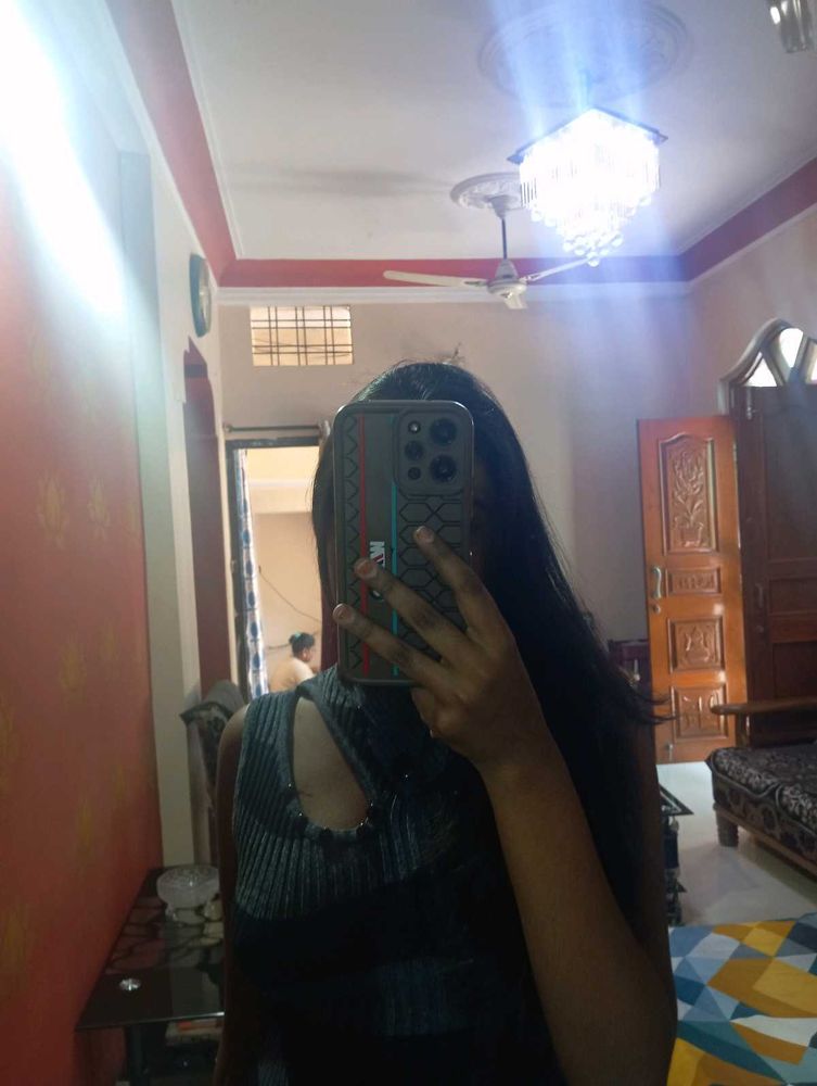 Stylish Cut-Out Shoulder Top