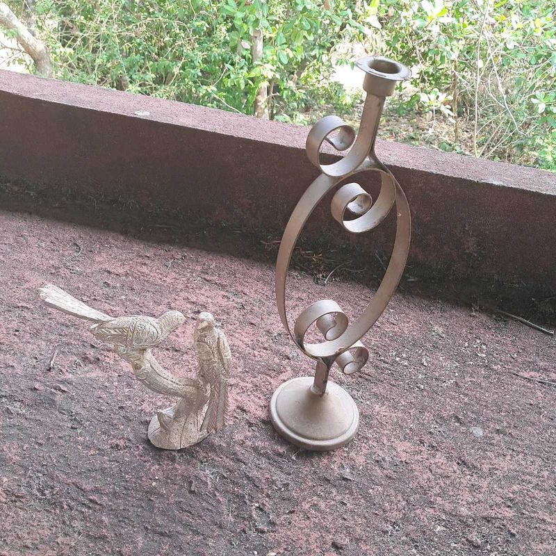 2 Metal Showpieces