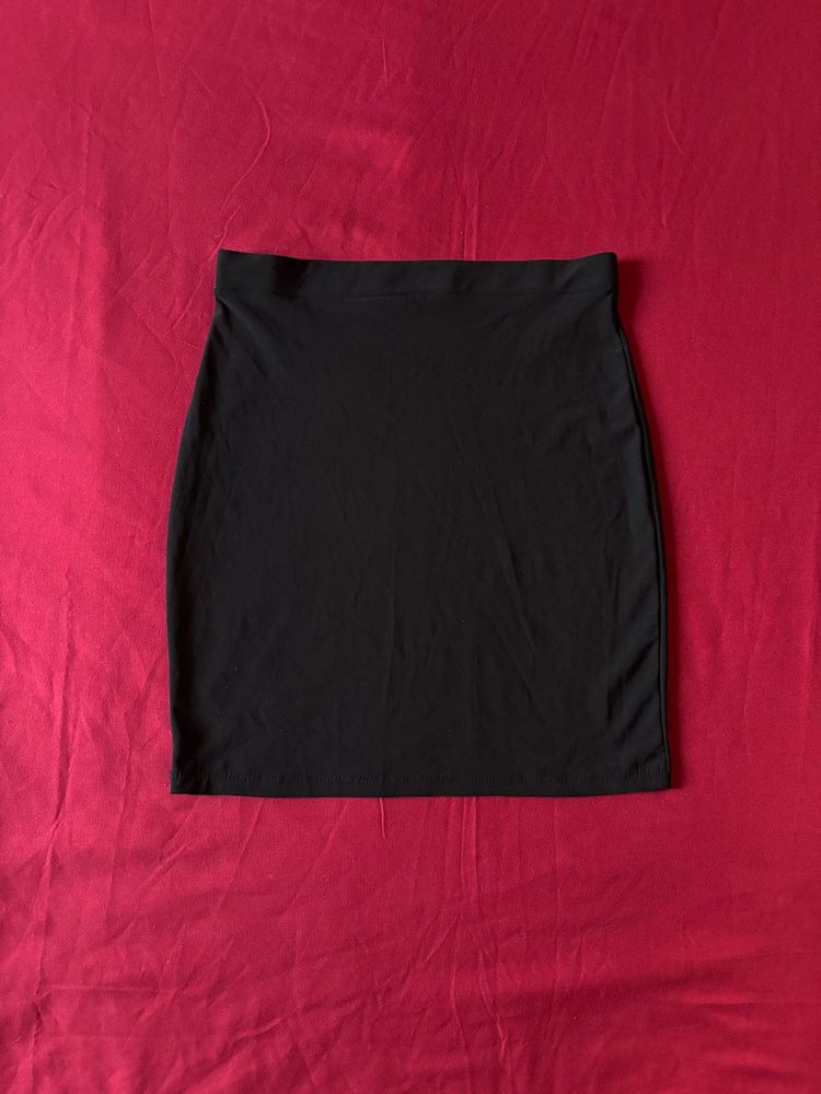 Chic Black Mini Skirt