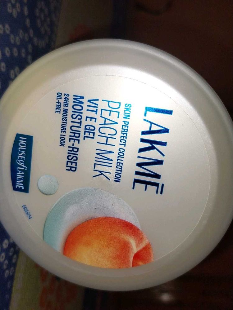 Lakme PeacH Milk Vit E gel Moisturizer