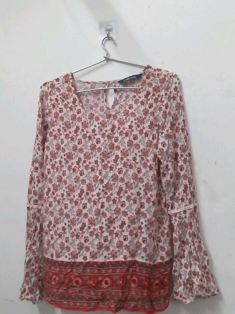Floral Print Bell Sleeve Top