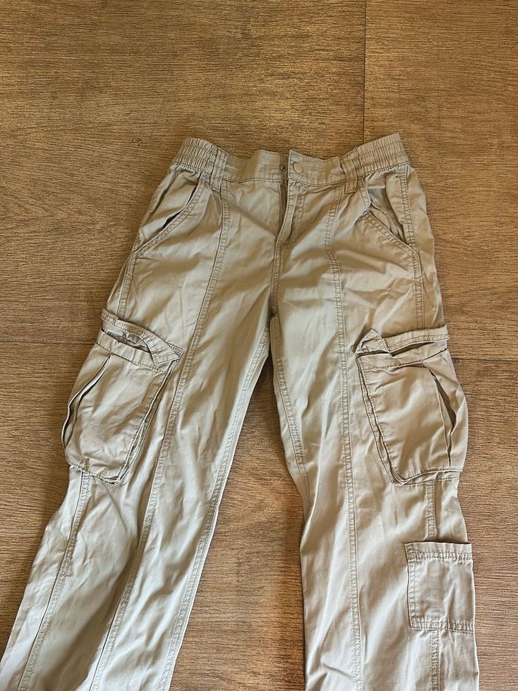 H&amp;M Khaki Cargo Pants