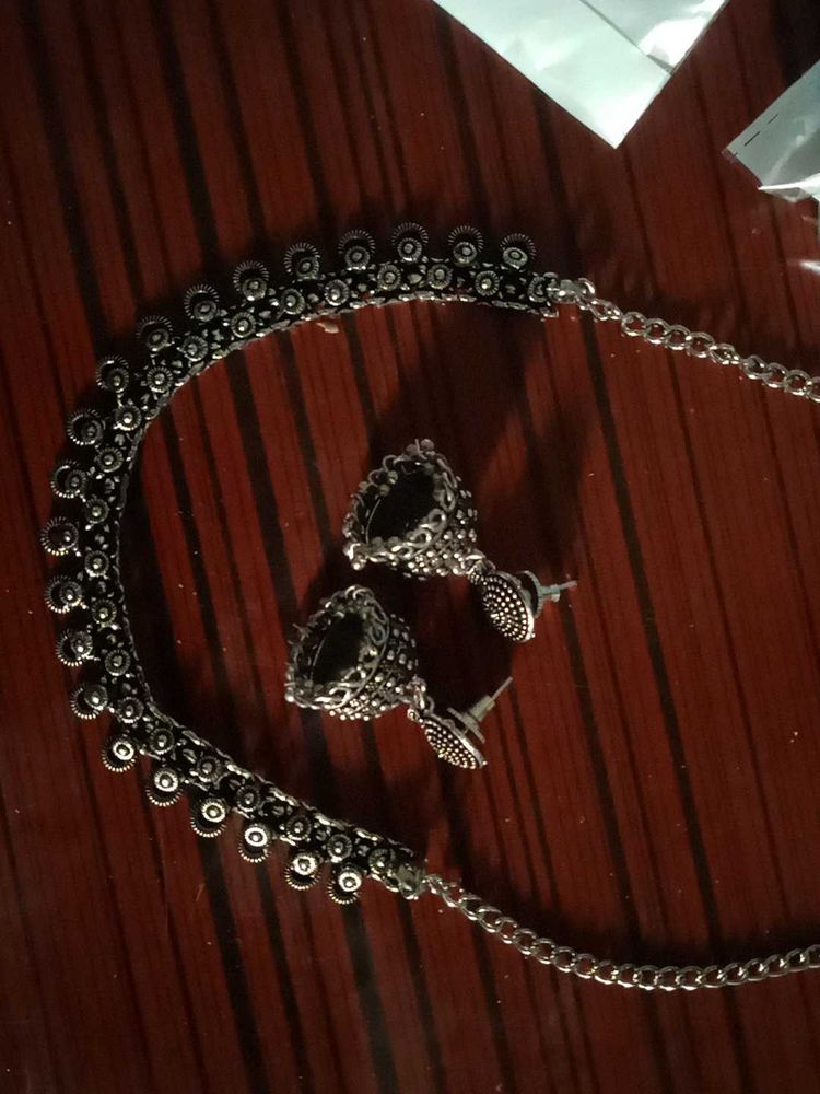 Allure Graceful Women Necklaces &amp; Chains