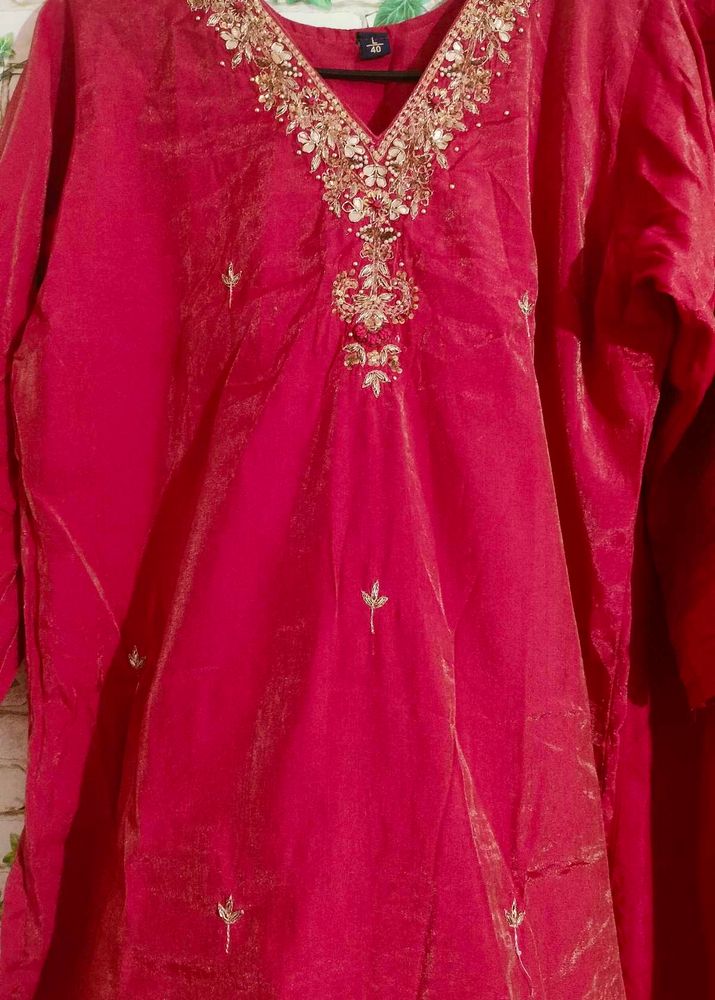 Gajri Colour Suit Set With Shimmer Shade