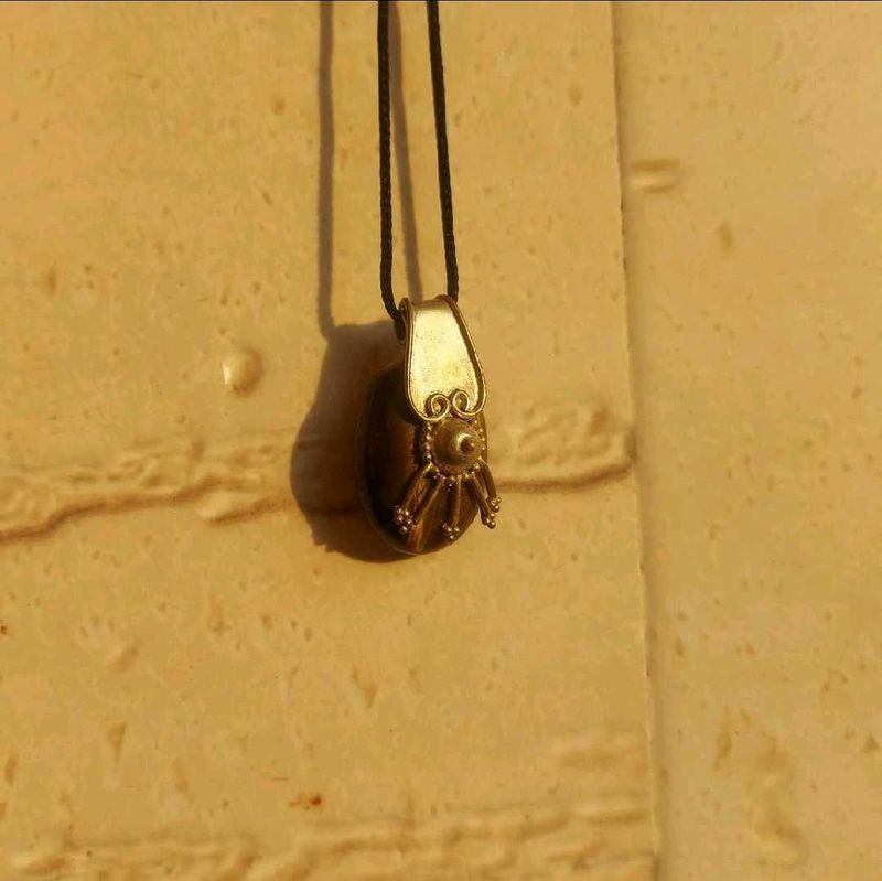VINTAGE TIGERS EYE PENDANT