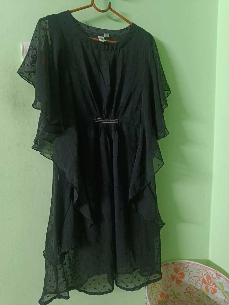 Pretty Black Dress For Girls