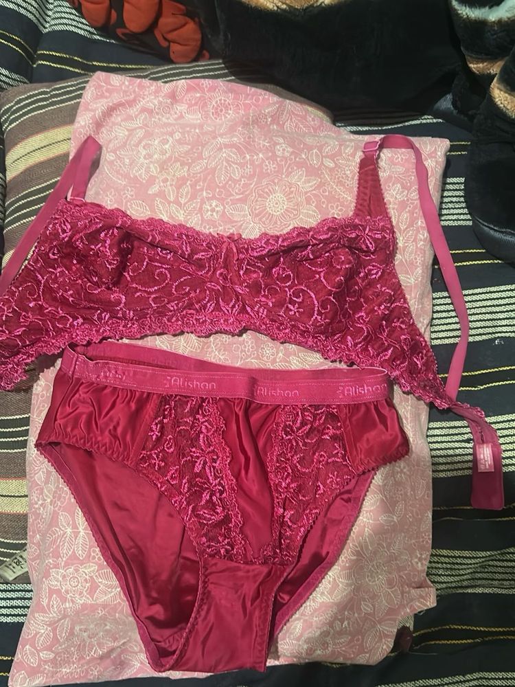 red bra panty set
