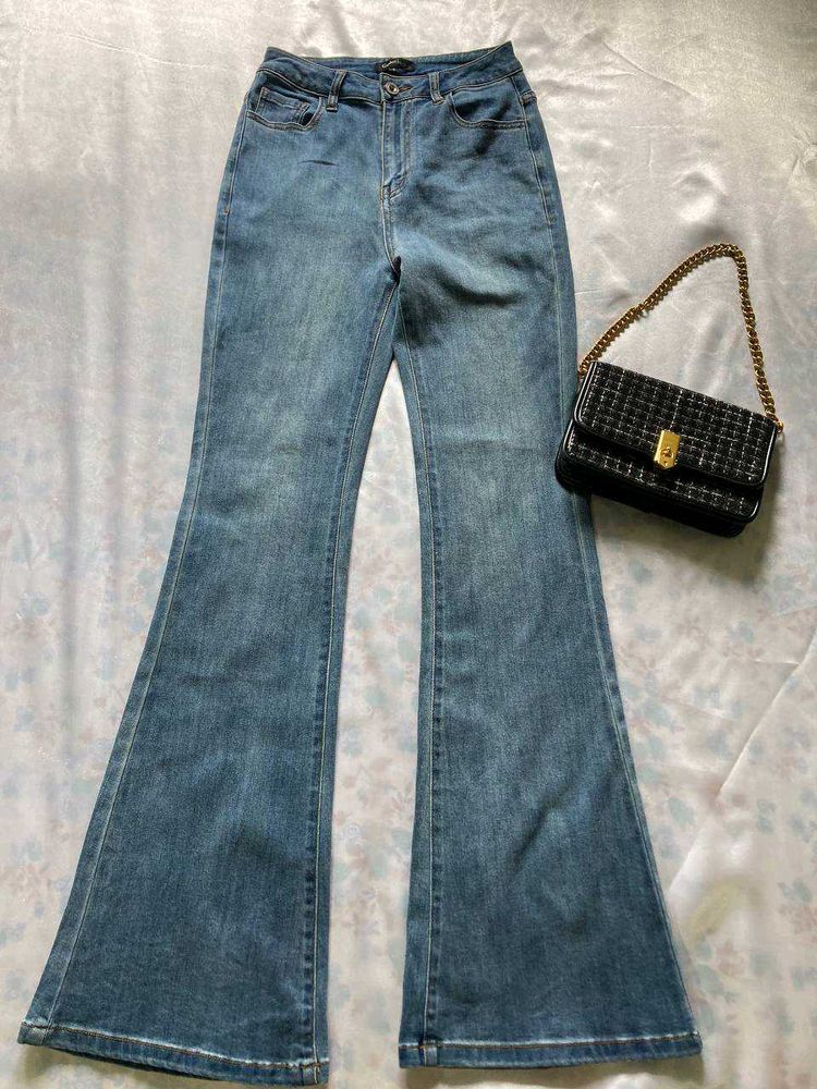 Fitted Flared Denim
