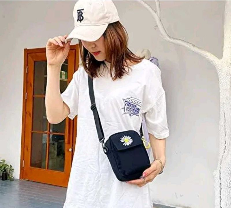 Daisy Crossbody Sling Bag