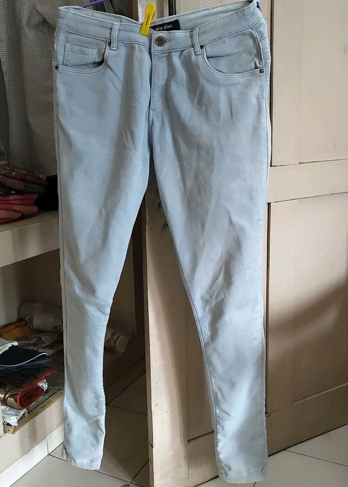 Women&#39;s Faded Blue Jeggings