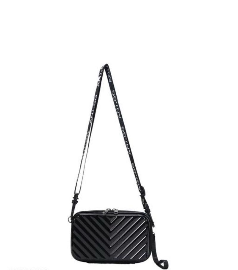 Chic Black Crossbody Bag