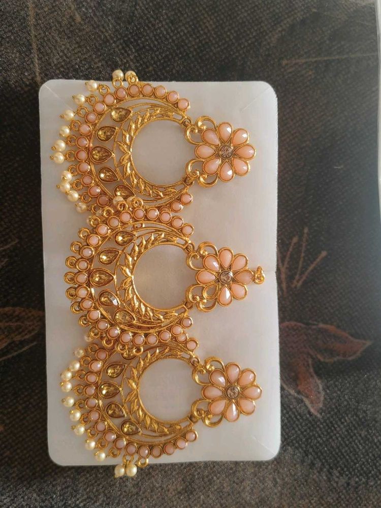 Elegant Gold-tone Floral Earrings With Mangtika